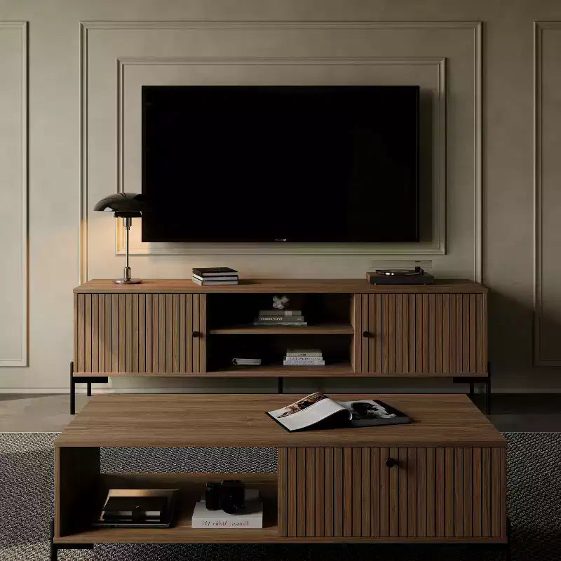 Meuble TV en bois de santal doré de 60 pouces de large, convient aux téléviseurs de 45 à 75 pouces, console média moderne avec placards de rangement et portes à lattes pour le salon