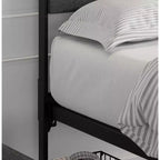 Lit plateforme moderne et simple avec tête et pied de lit rembourrés en lin, sommier à lattes en acier robuste, base de matelas