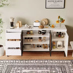 Meuble de bar à café 63 pouces, buffet avec rangement, 3 tiroirs, îlot de cuisine blanc de style ferme avec 2 portes vitrées, table de buffet pour salle à manger et cuisine